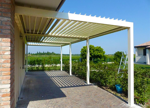 pergola bioclimatica frangisole alluminio